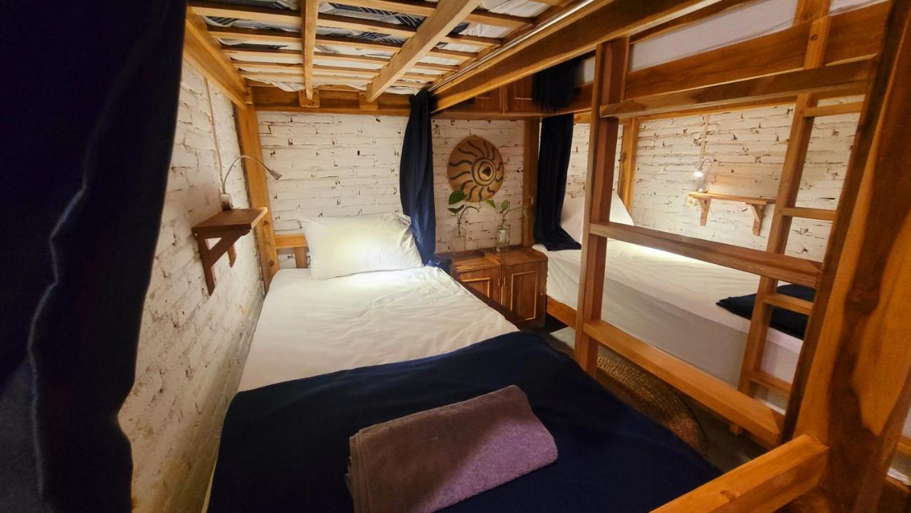 Al Kabron Inn Karimunjawa-Inseln Exterior foto
